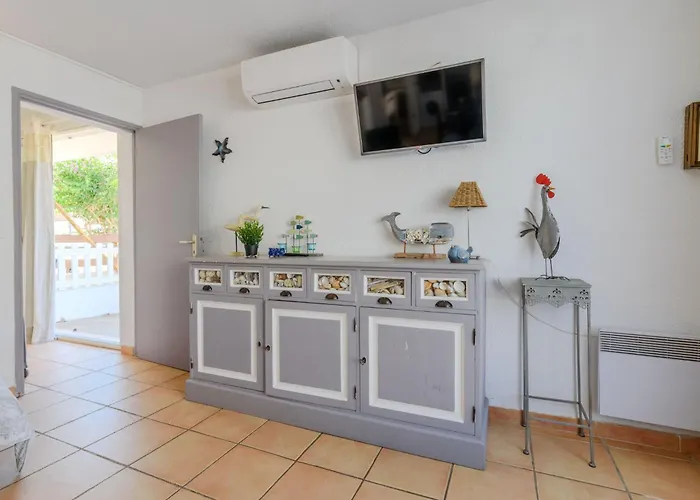 Cartouche By Interhome Le Grau-du-Roi